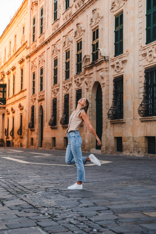 10 Meaningful Ways to Use a World Travel Journal